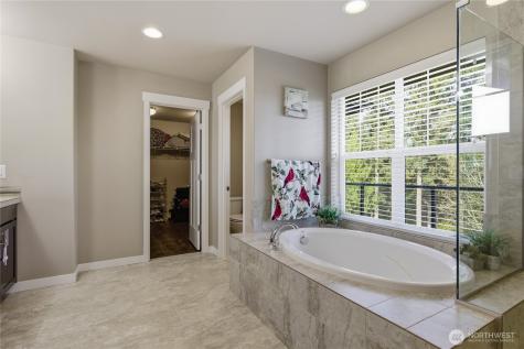33852 56th Place S Auburn WA 98001