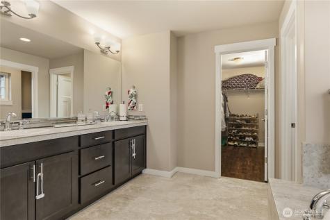 33852 56th Place S Auburn WA 98001