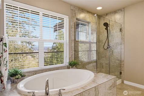 33852 56th Place S Auburn WA 98001