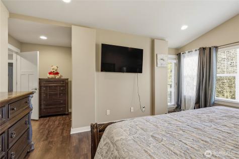 33852 56th Place S Auburn WA 98001