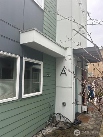 3634 S 36th Avenue Seattle WA 98144