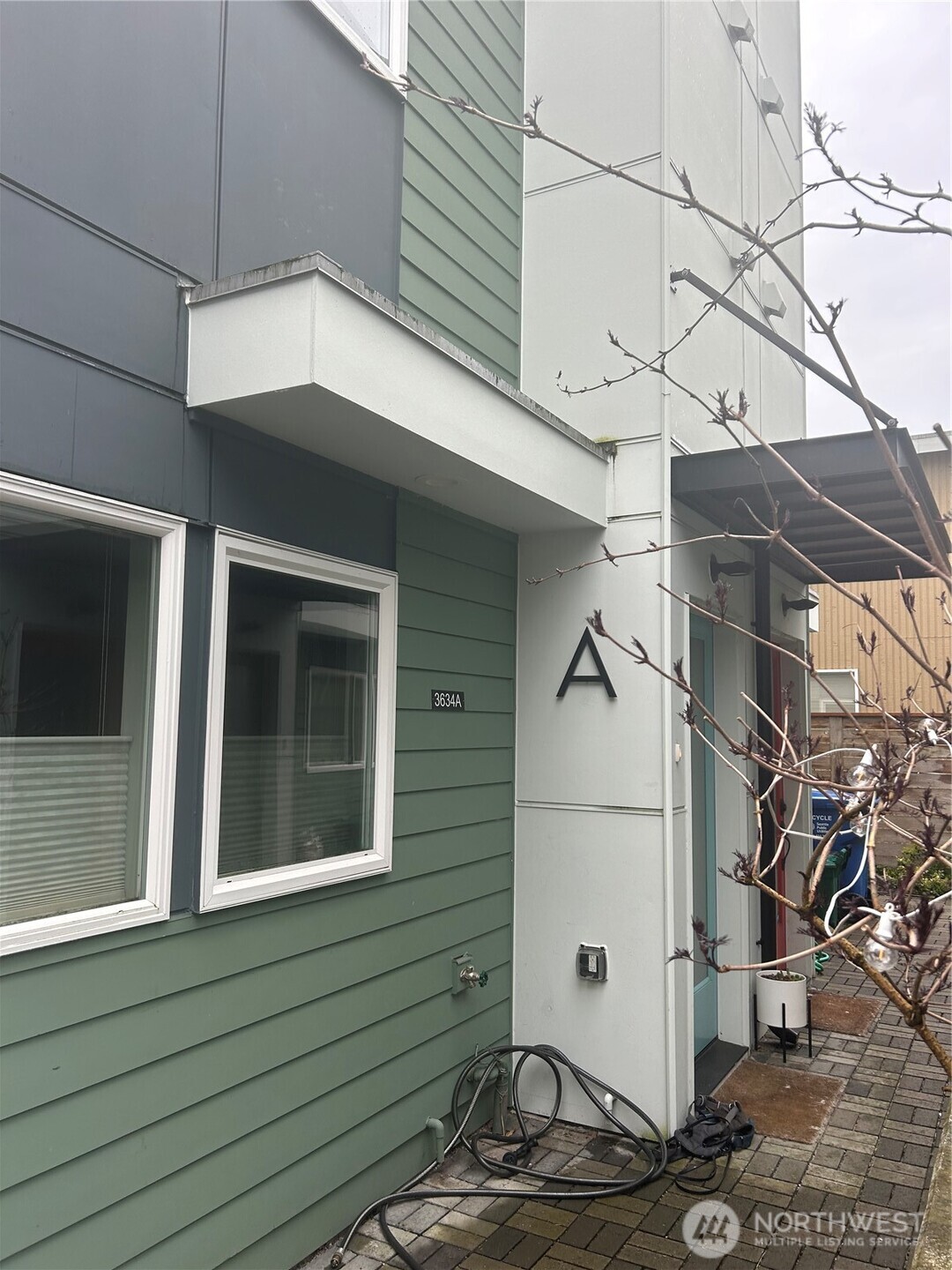 3634 S 36th Avenue Seattle WA 98144