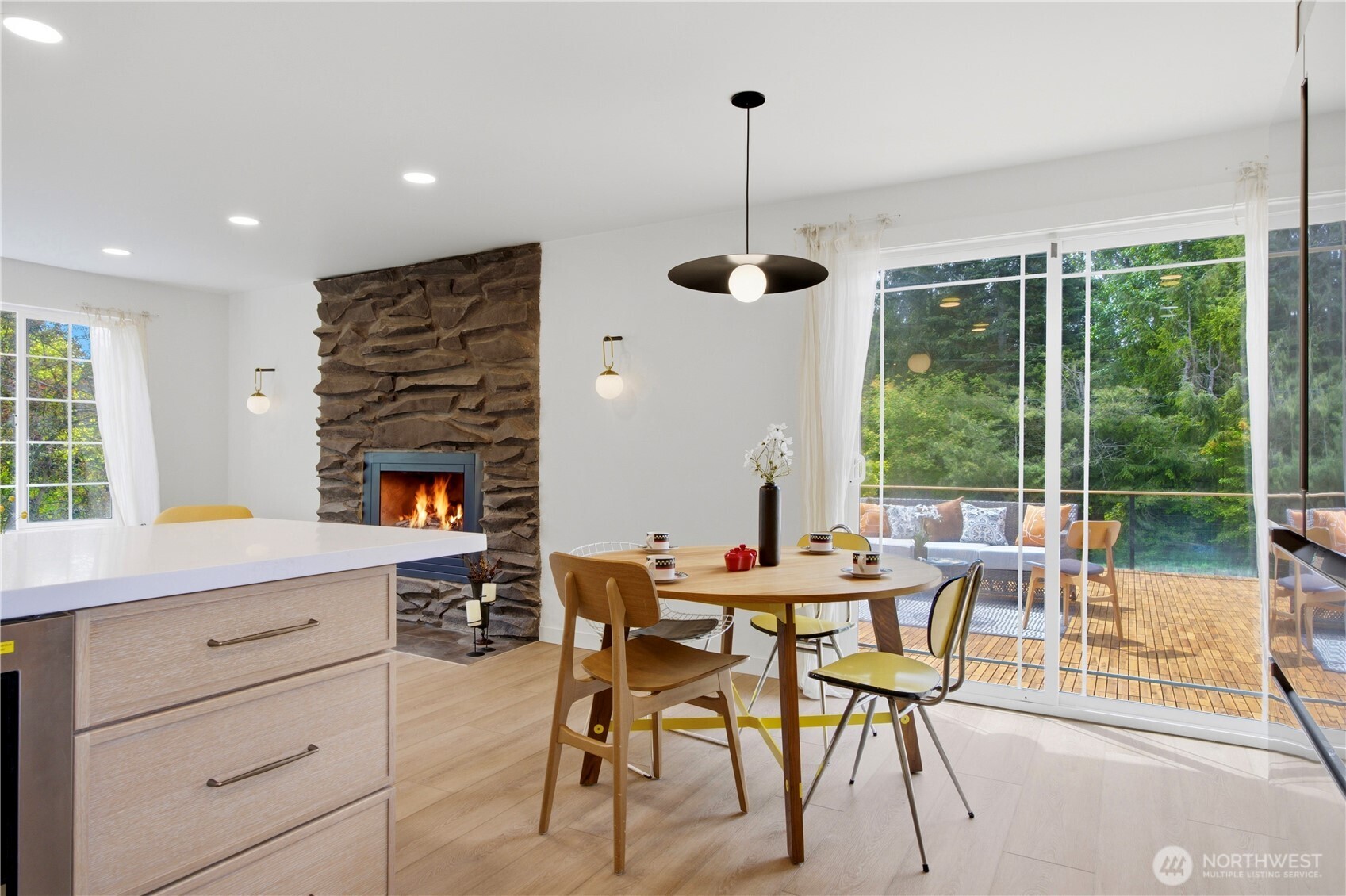 9526 7th Avenue NW Seattle WA 98117