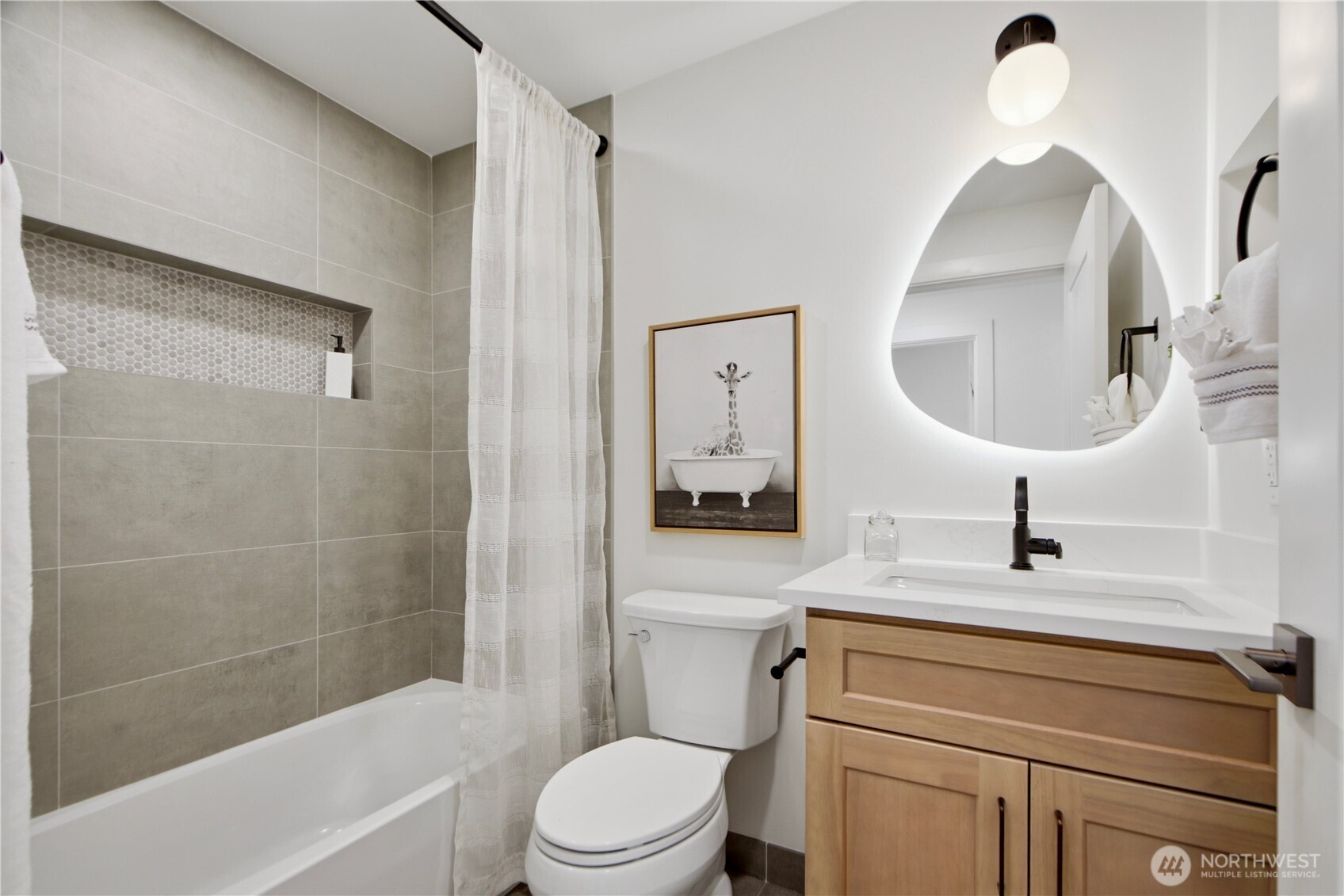 9526 7th Avenue NW Seattle WA 98117