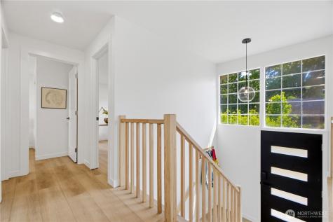 9526 7th Avenue NW Seattle WA 98117