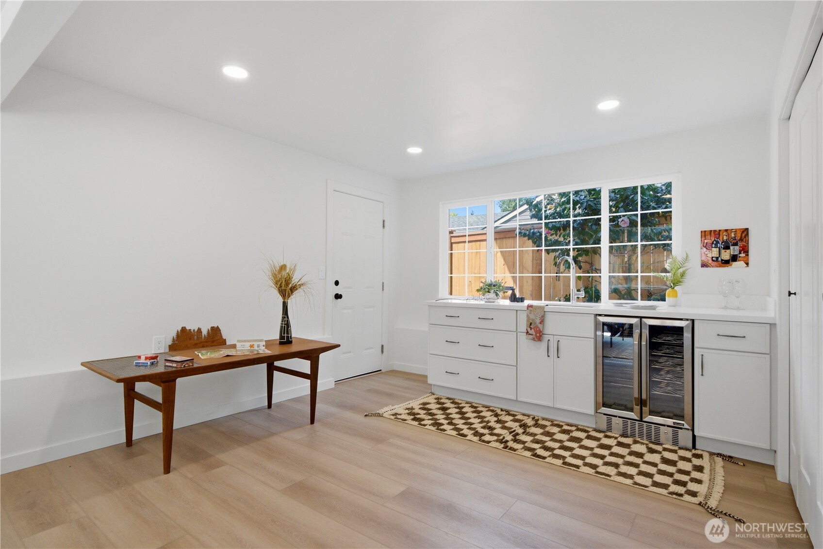 9526 7th Avenue NW Seattle WA 98117
