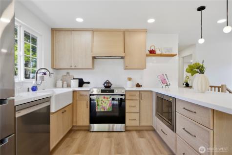 9526 7th Avenue NW Seattle WA 98117