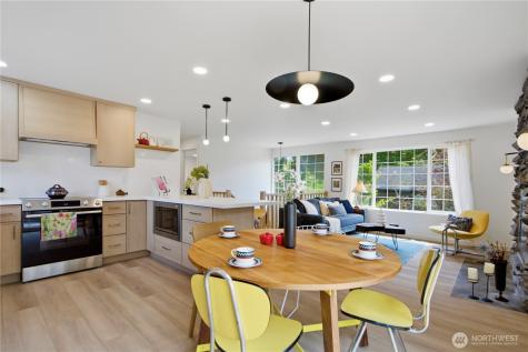 9526 7th Avenue NW Seattle WA 98117