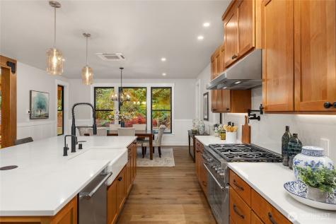 7535 NE West Port Madison Road Bainbridge Island WA 98110