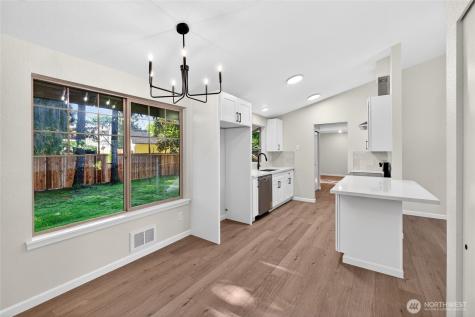 8716 157th St Ct E Puyallup WA 98375
