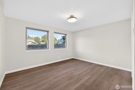 8716 157th St Ct E Puyallup WA 98375