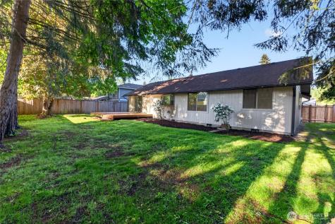 8716 157th St Ct E Puyallup WA 98375
