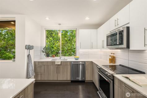 9230 Interlake Avenue N Seattle WA 98103