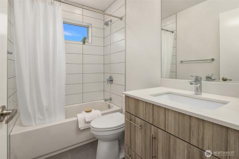 9230 Interlake Avenue N Seattle WA 98103
