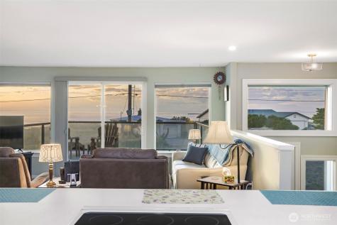 1975 Island View Road Oak Harbor WA 98277