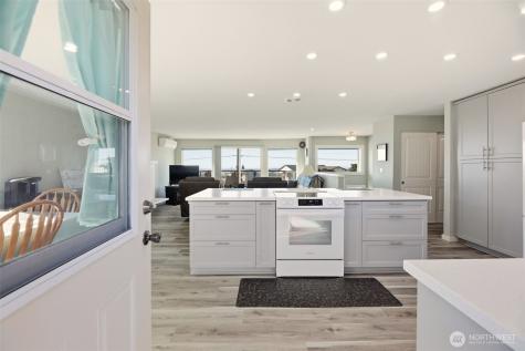 1975 Island View Road Oak Harbor WA 98277