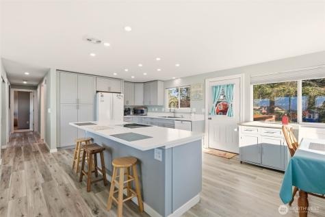1975 Island View Road Oak Harbor WA 98277