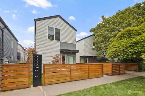 1014 Donovan Seattle WA 98108