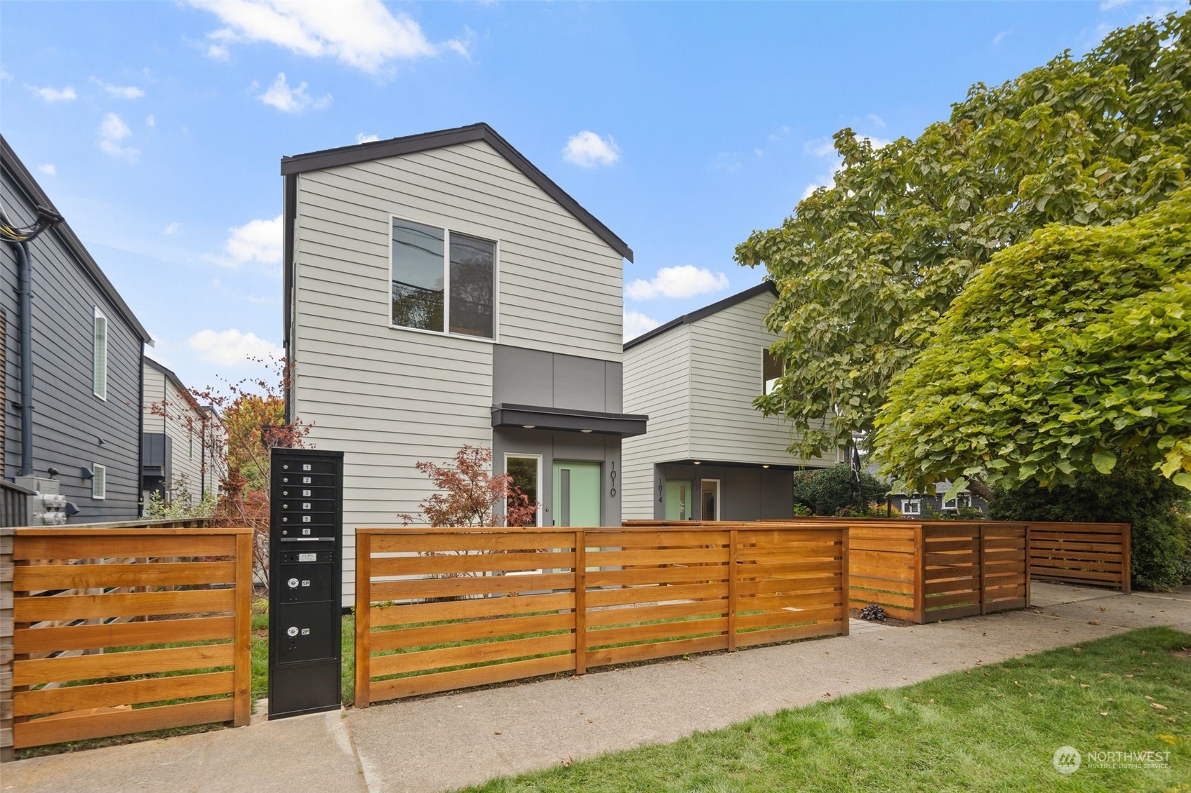1014 S Donovan Street Seattle WA 98108