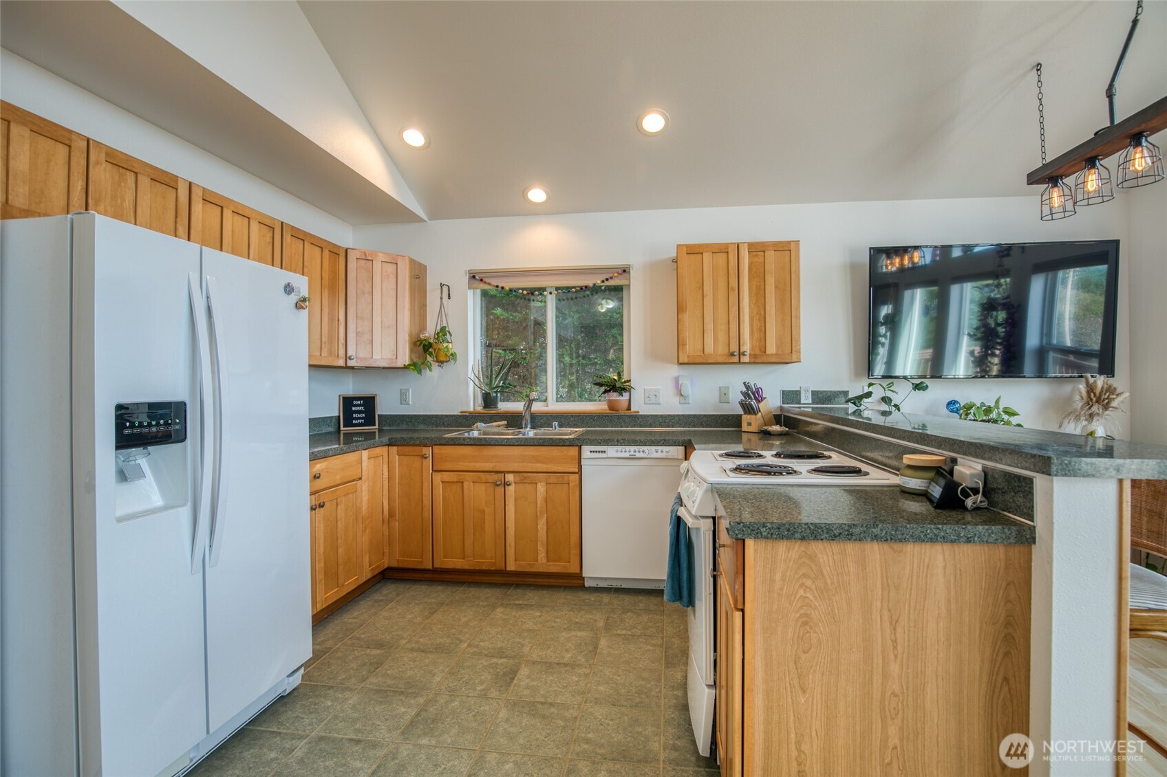 544 Sand Dune Avenue SW Ocean Shores WA 98569
