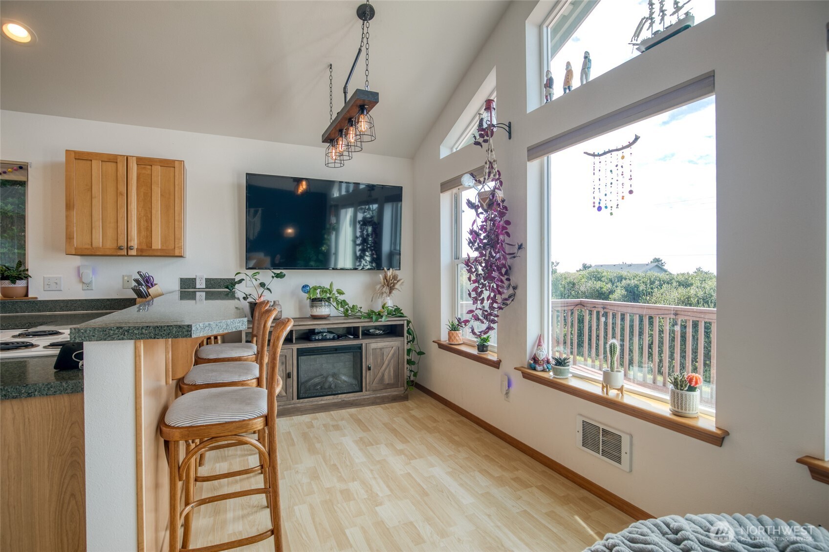 544 Sand Dune Avenue SW Ocean Shores WA 98569