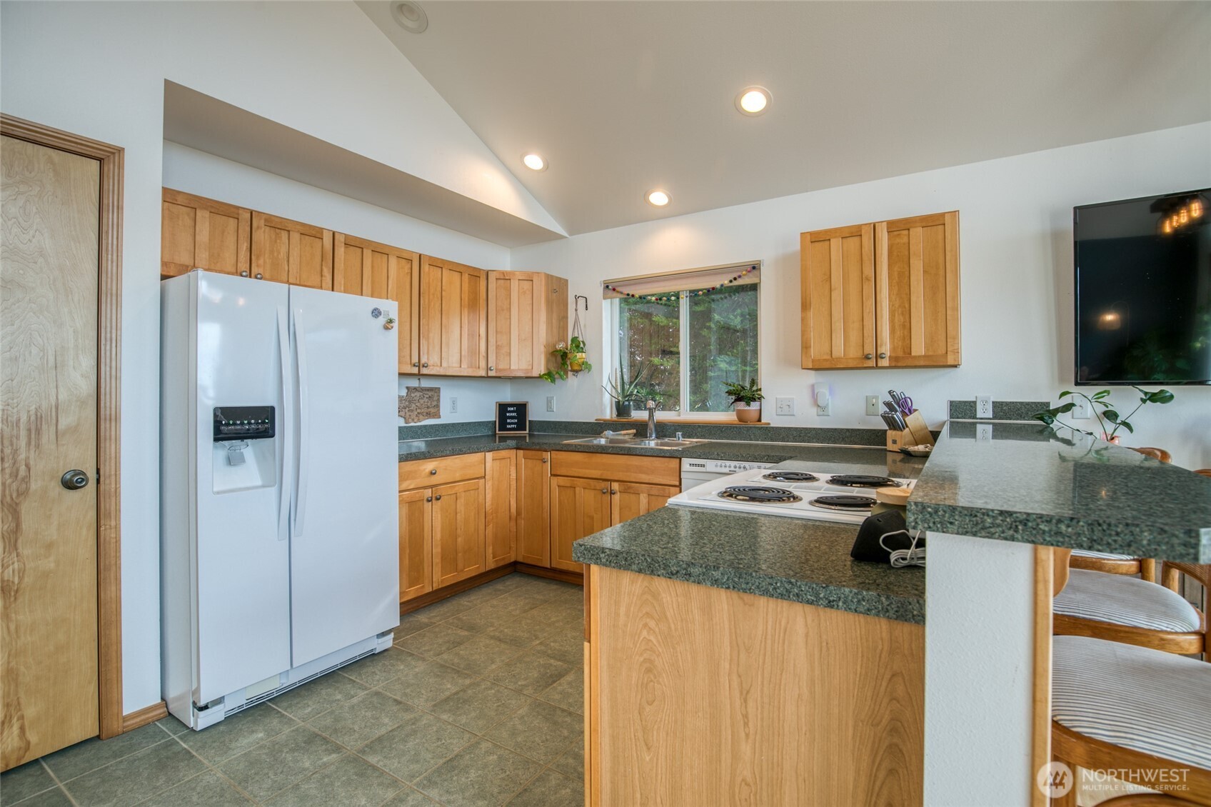 544 Sand Dune Avenue SW Ocean Shores WA 98569