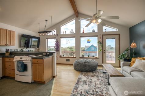 544 Sand Dune Avenue SW Ocean Shores WA 98569