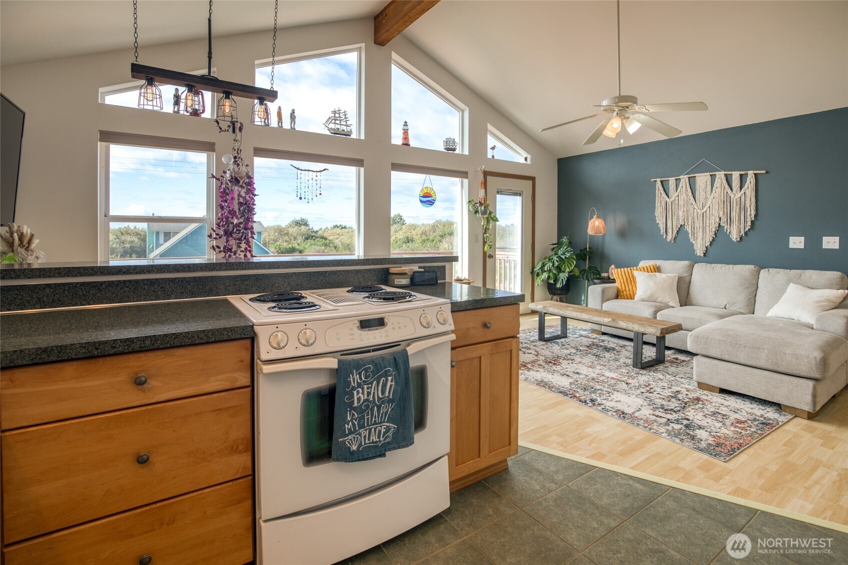 544 Sand Dune Avenue SW Ocean Shores WA 98569