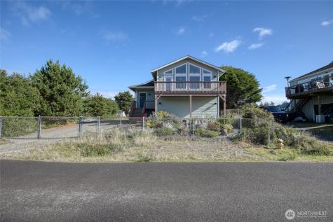 544 Sand Dune Avenue SW Ocean Shores WA 98569