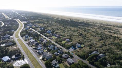 544 Sand Dune Avenue SW Ocean Shores WA 98569