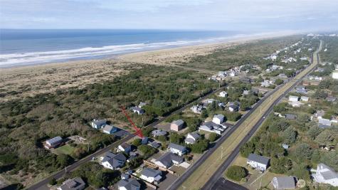 544 Sand Dune Avenue SW Ocean Shores WA 98569