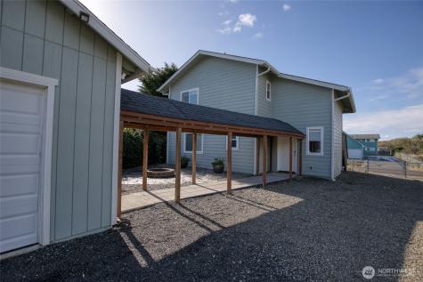 544 Sand Dune Avenue SW Ocean Shores WA 98569