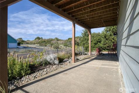 544 Sand Dune Avenue SW Ocean Shores WA 98569