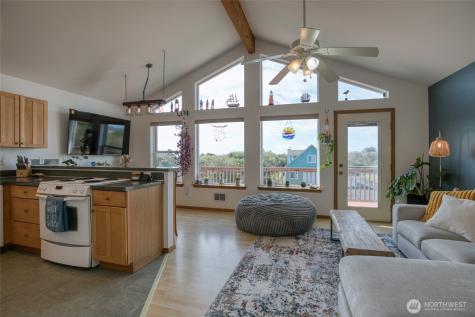 544 Sand Dune Avenue SW Ocean Shores WA 98569