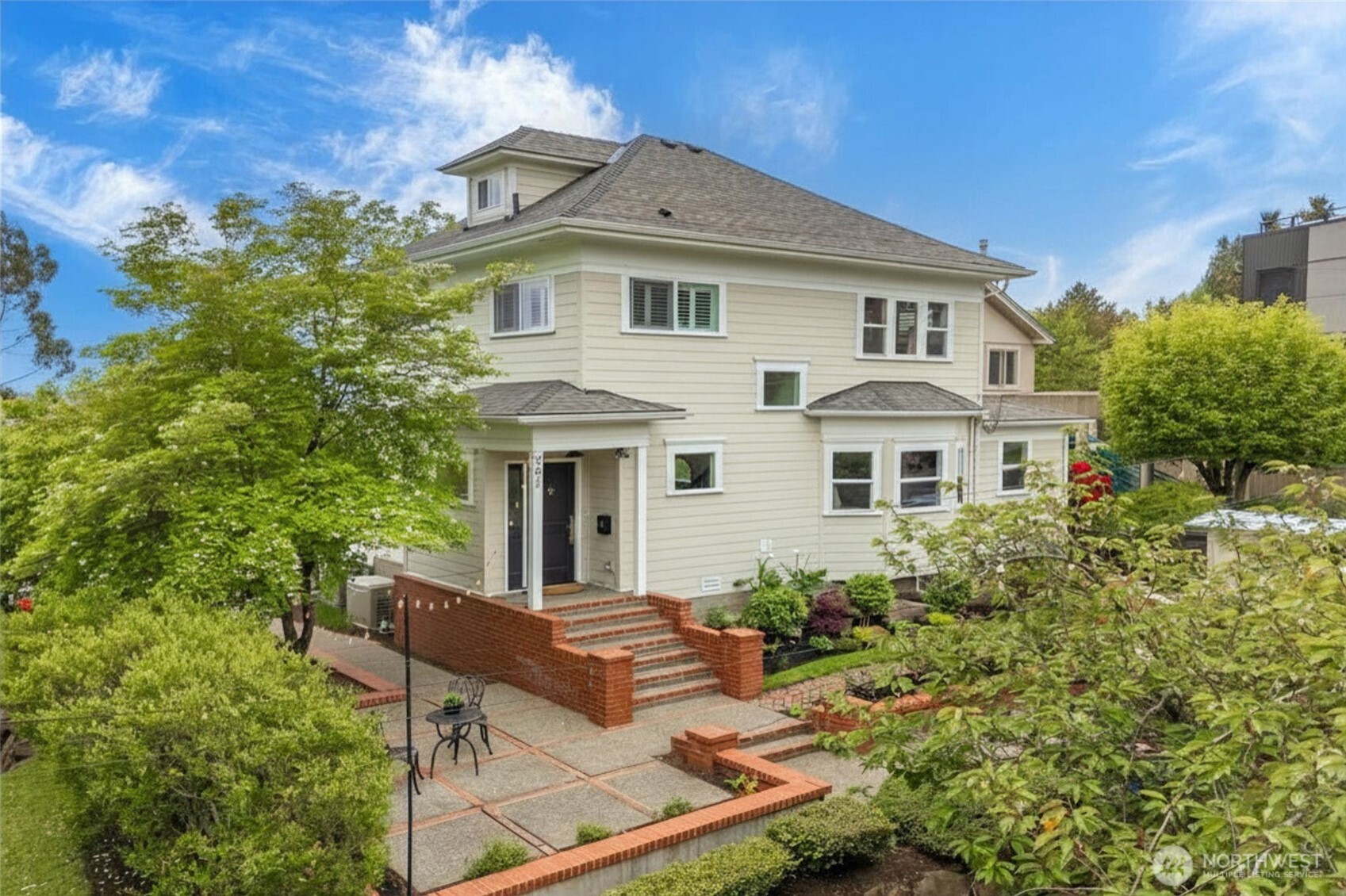 321 Lee Street Seattle WA 98109
