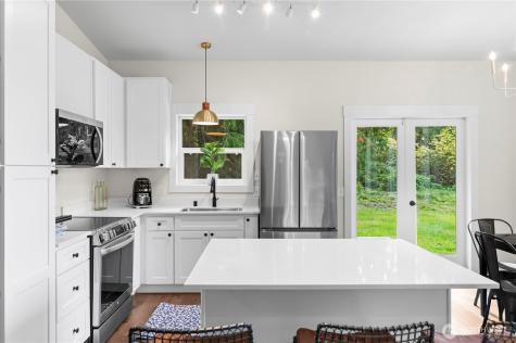 940 Hoppy Trail Way Camano Island WA 98282