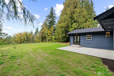 940 Hoppy Trail Way Camano Island WA 98282