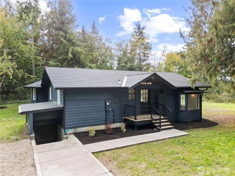 940 Hoppy Trail Way Camano Island WA 98282