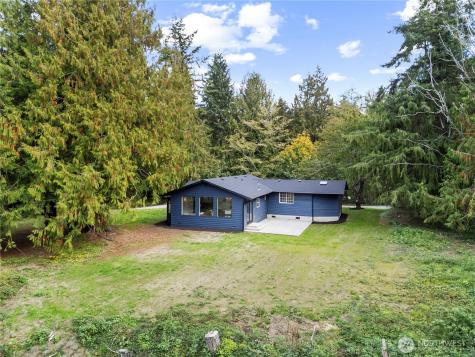940 Hoppy Trail Way Camano Island WA 98282