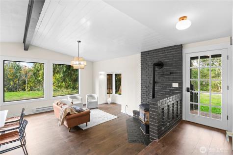 940 Hoppy Trail Way Camano Island WA 98282