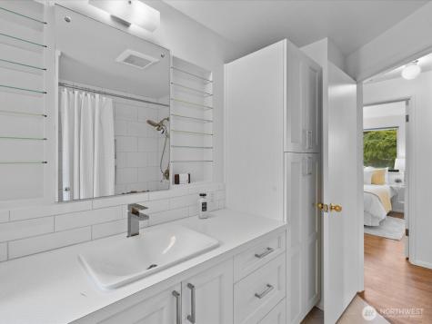 1826 N 199th Street Shoreline WA 98133