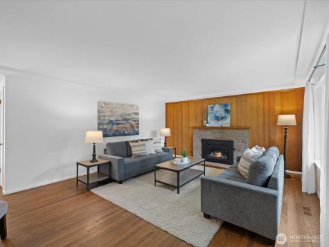 1826 N 199th Street Shoreline WA 98133