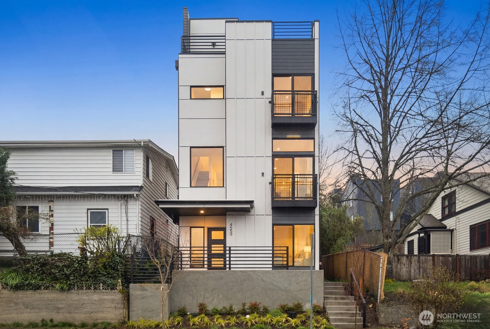 4559 34th Avenue S Seattle WA 98118