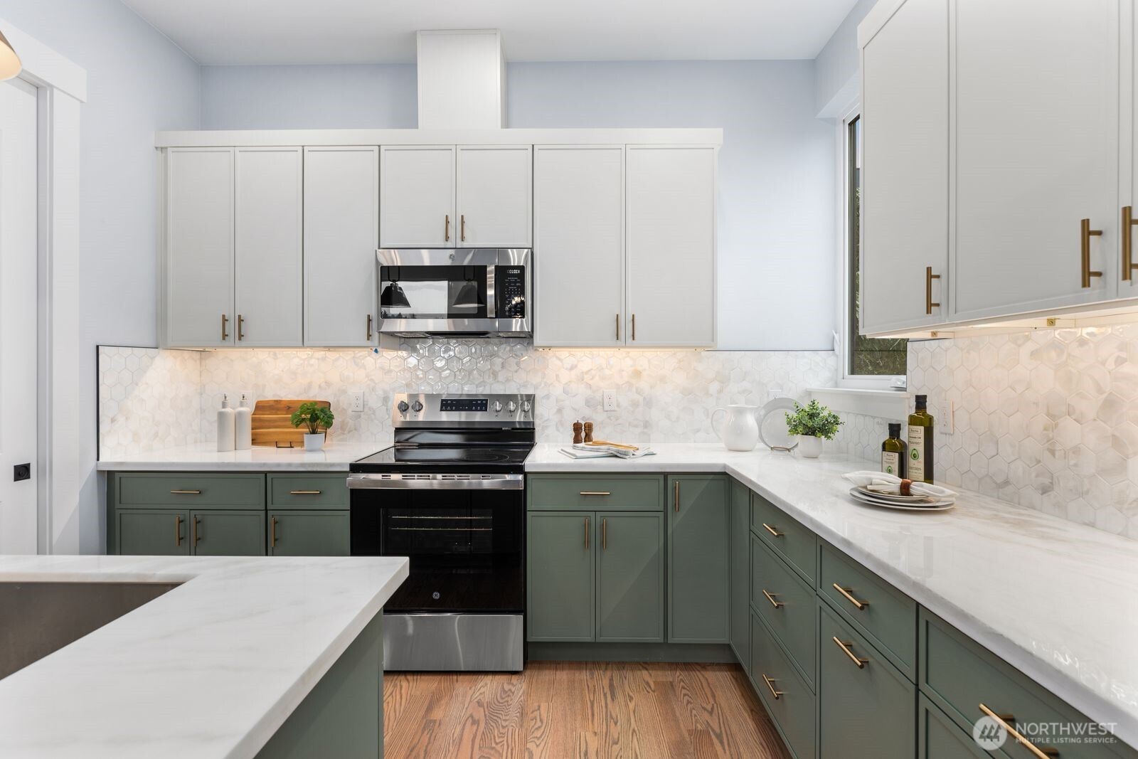 4559 34th Avenue S Seattle WA 98118