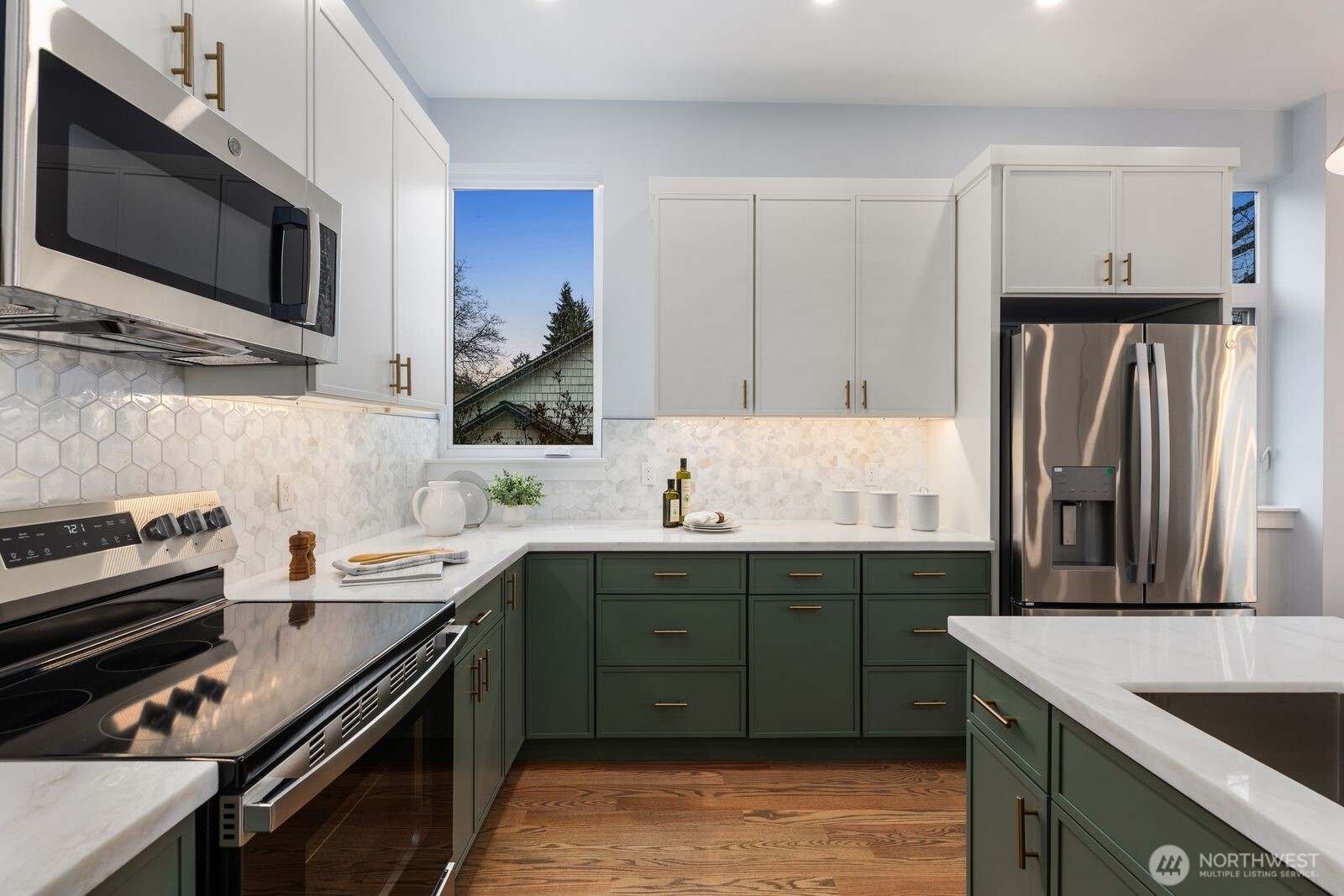 4559 34th Avenue S Seattle WA 98118