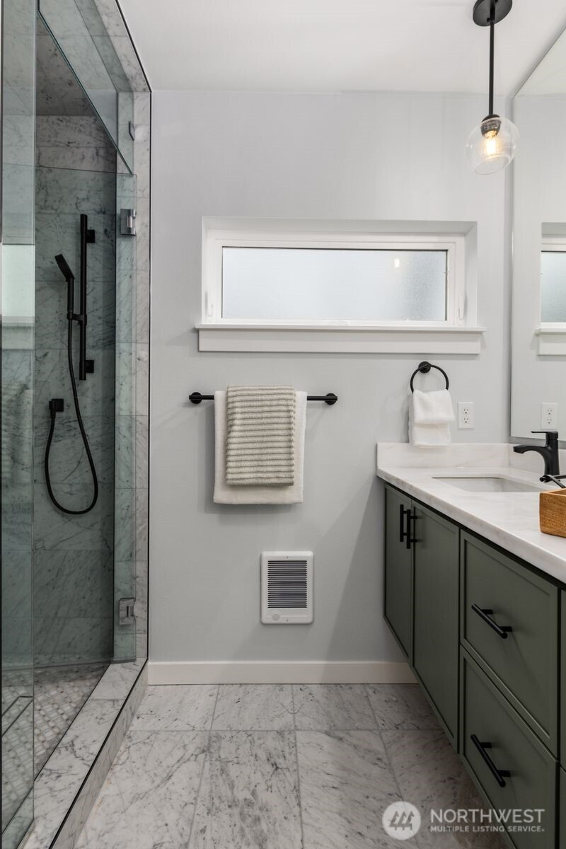 4559 34th Avenue S Seattle WA 98118