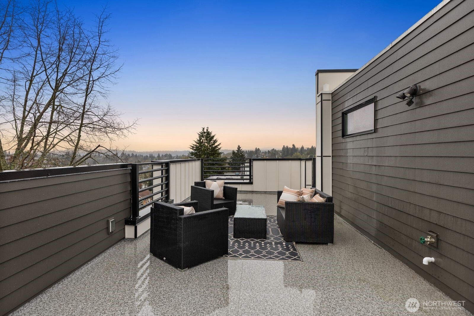 4559 34th Avenue S Seattle WA 98118
