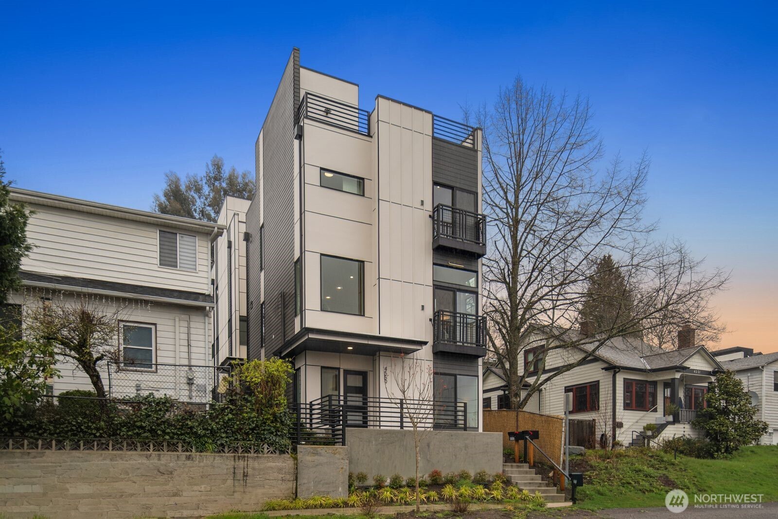 4559 34th Avenue S Seattle WA 98118