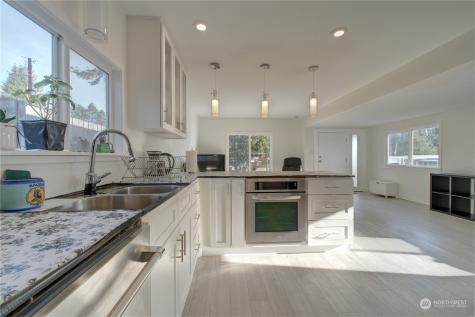 24222 54th Avenue W Mountlake Terrace WA 98043