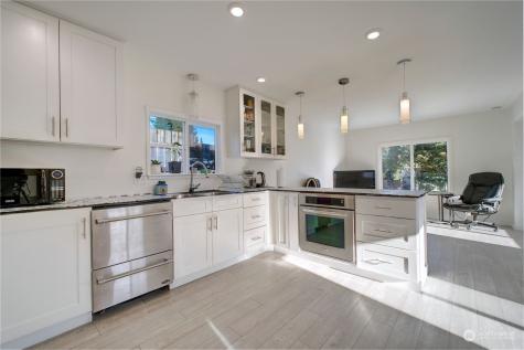 24222 54th Avenue W Mountlake Terrace WA 98043